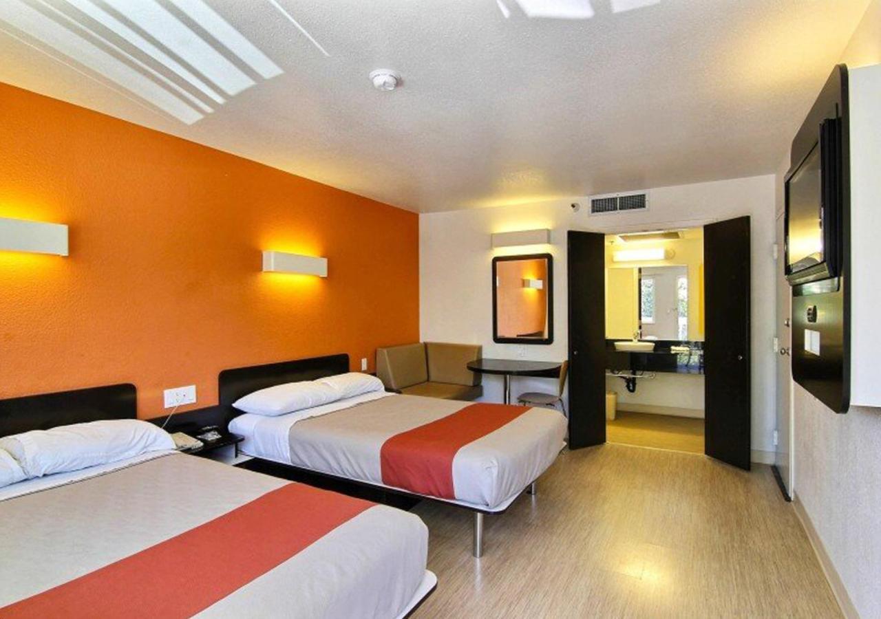 Key Inn Macedonia Esterno foto